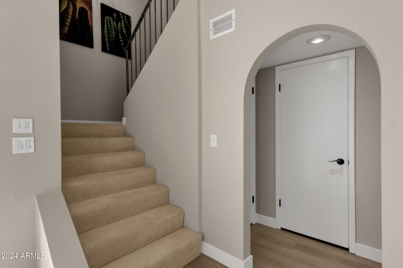 24-web-or-mls-15728-e-burro-dr