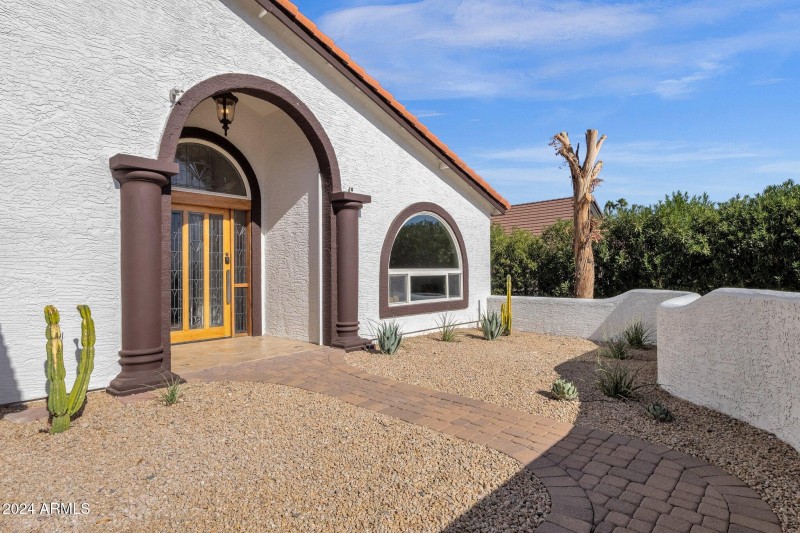 5-web-or-mls-15728-e-burro-dr