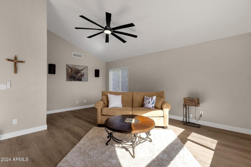 9-web-or-mls-15728-e-burro-dr
