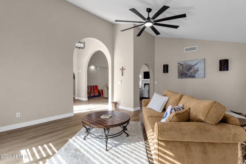 11-web-or-mls-15728-e-burro-dr