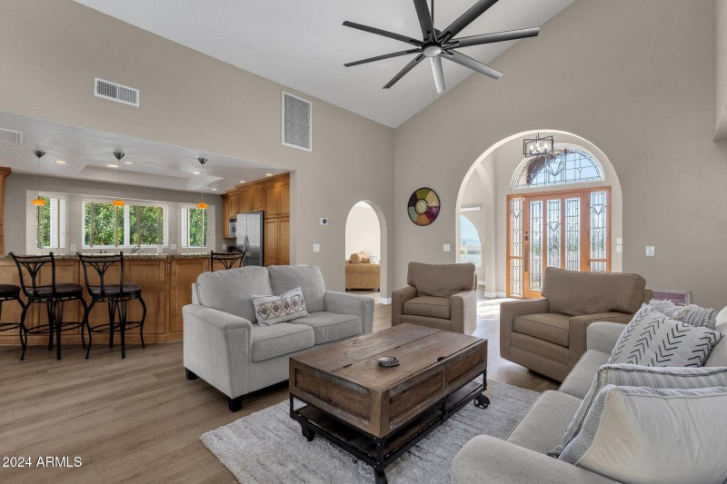 16-web-or-mls-15728-e-burro-dr