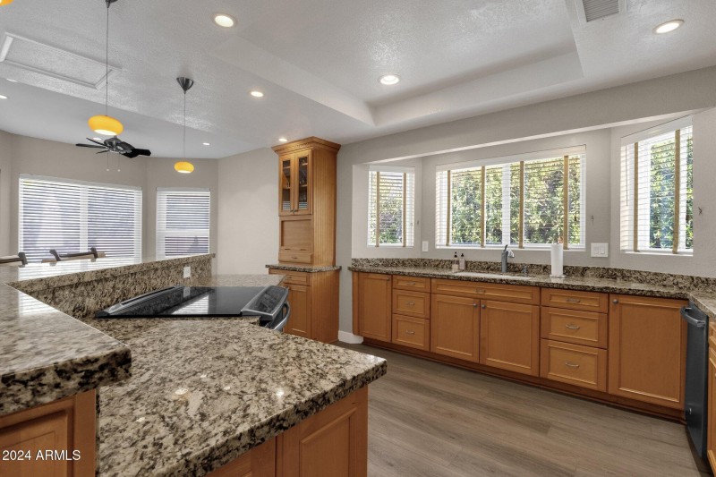 18-web-or-mls-15728-e-burro-dr