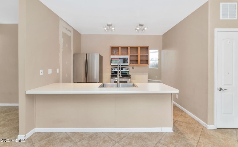 17309 E Rosita Dr-large-010-015-17309 E