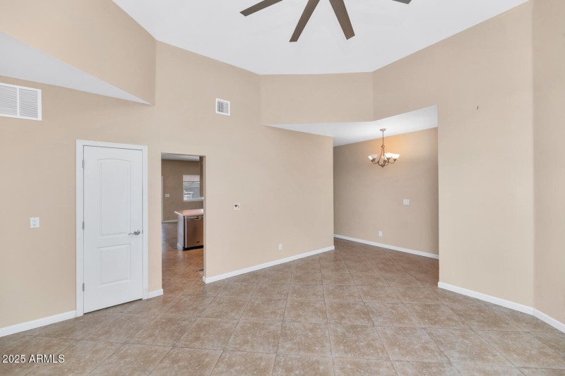 17309 E Rosita Dr-large-015-024-17309 E
