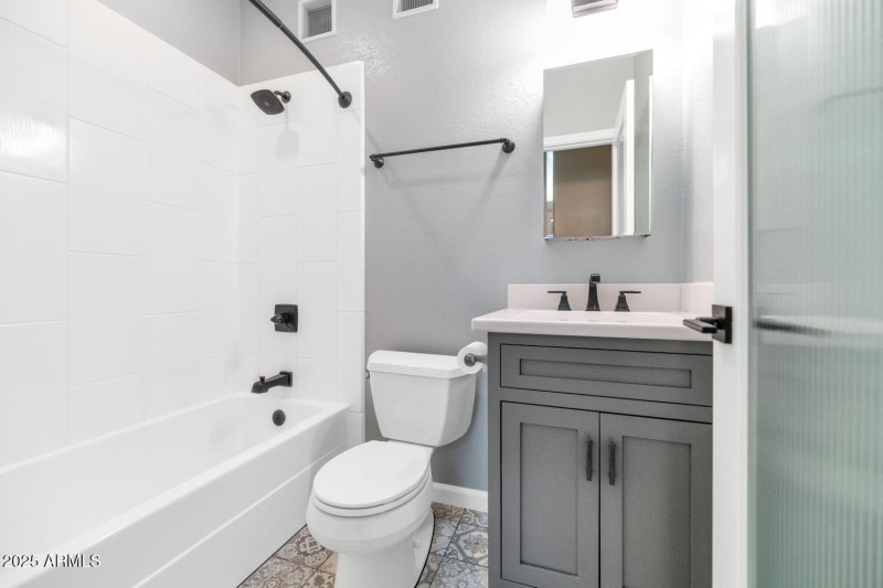 17309 E Rosita Dr-large-024-030-17309 E