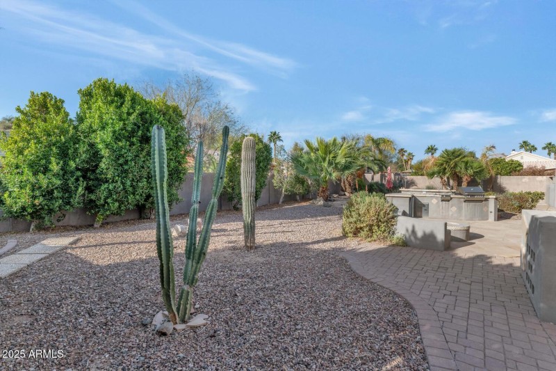 17309 E Rosita Dr-large-036-037-17309 E