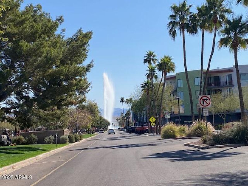 560 feet High Fountain View