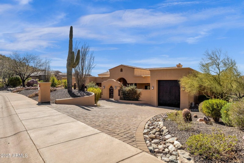 1-web-or-mls-14675-e-paradise-dr