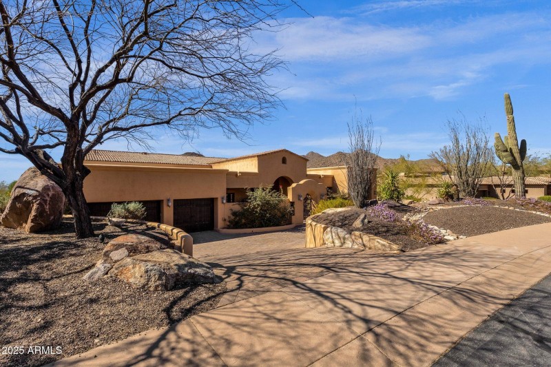 3-web-or-mls-14675-e-paradise-dr