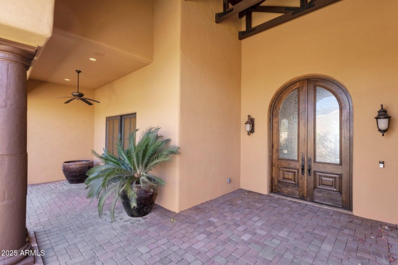 7-web-or-mls-14675-e-paradise-dr