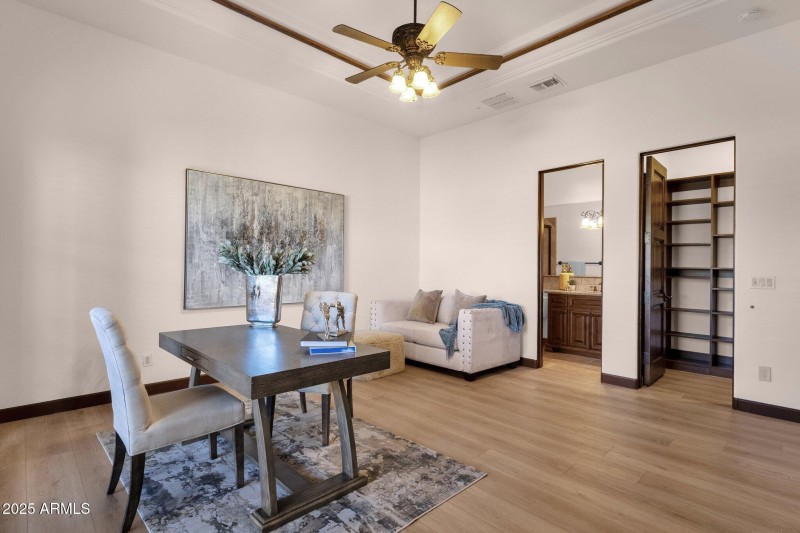 10-web-or-mls-14675-e-paradise-dr