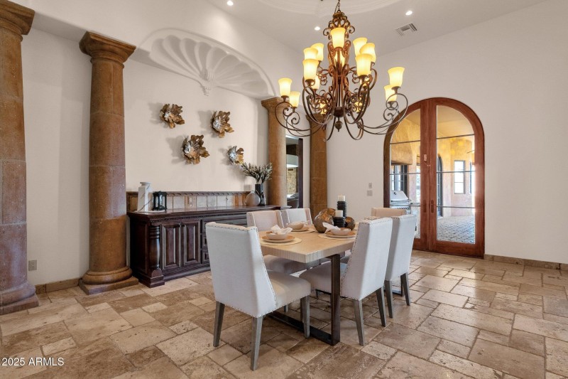 19-web-or-mls-14675-e-paradise-dr