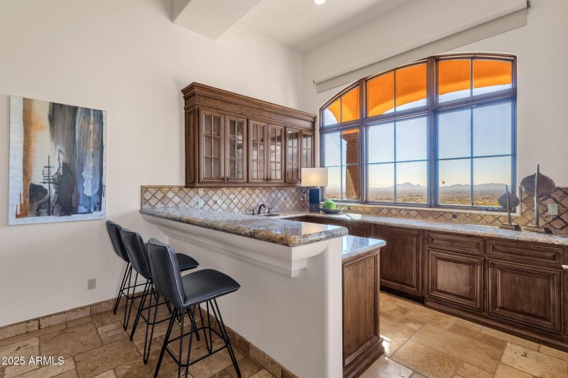 36-web-or-mls-14675-e-paradise-dr