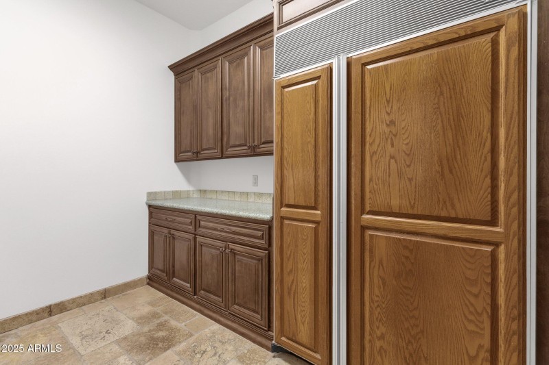 42-web-or-mls-14675-e-paradise-dr
