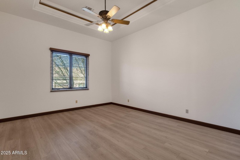 46-web-or-mls-14675-e-paradise-dr