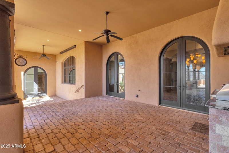 57-web-or-mls-14675-e-paradise-dr