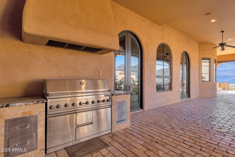 58-web-or-mls-14675-e-paradise-dr