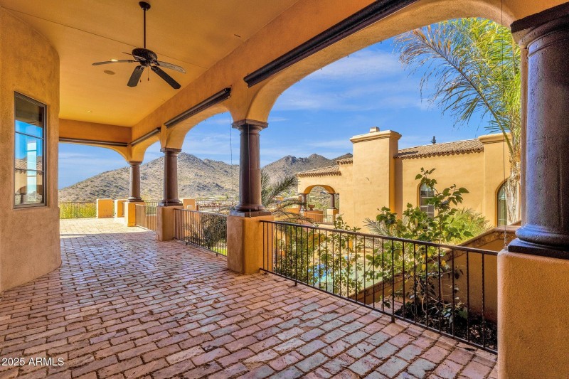 63-web-or-mls-14675-e-paradise-dr