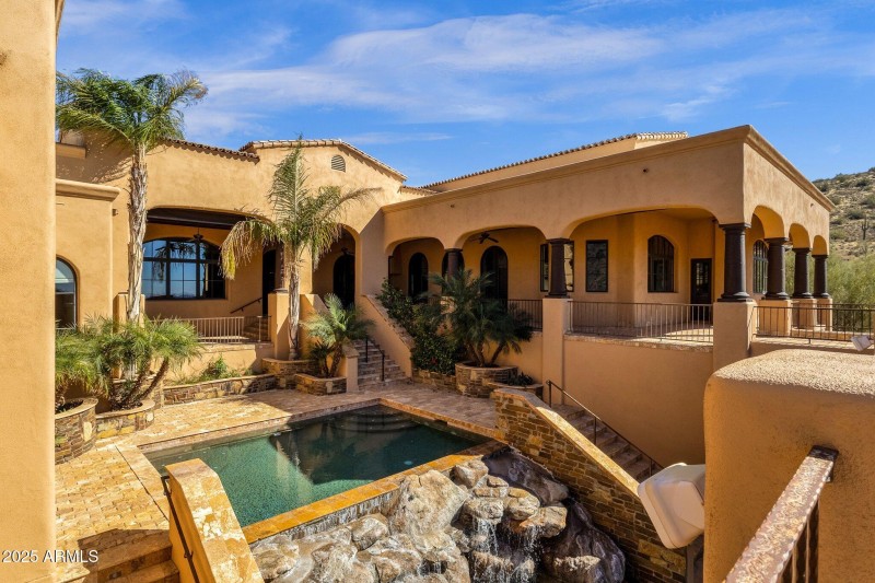 68-web-or-mls-14675-e-paradise-dr