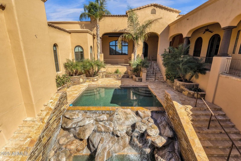 69-web-or-mls-14675-e-paradise-dr