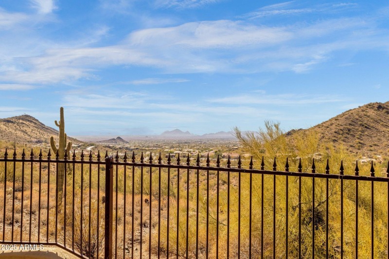 73-web-or-mls-14675-e-paradise-dr