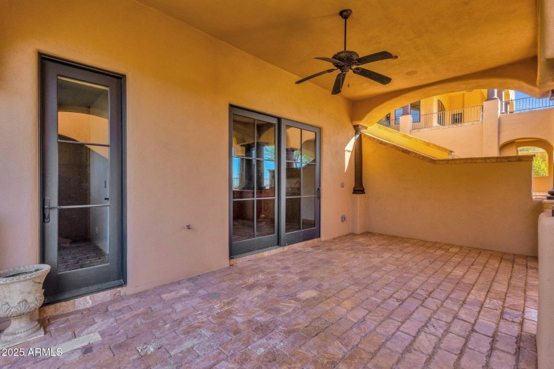 83-web-or-mls-14675-e-paradise-dr