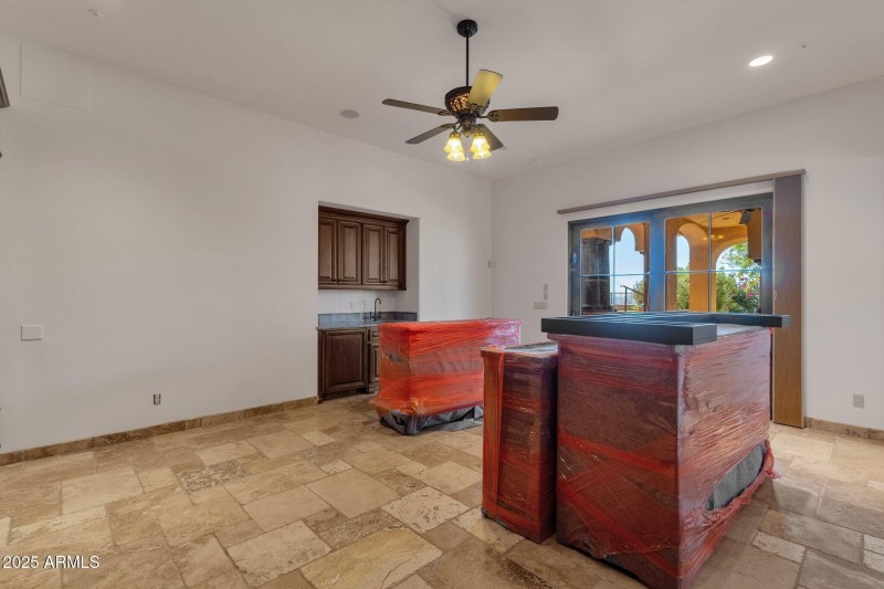 85-web-or-mls-14675-e-paradise-dr