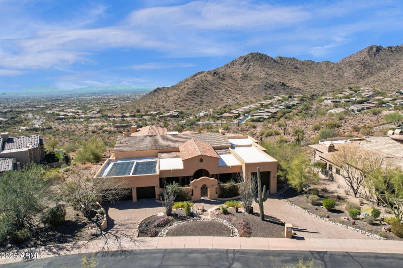 89-web-or-mls-14675-e-paradise-dr