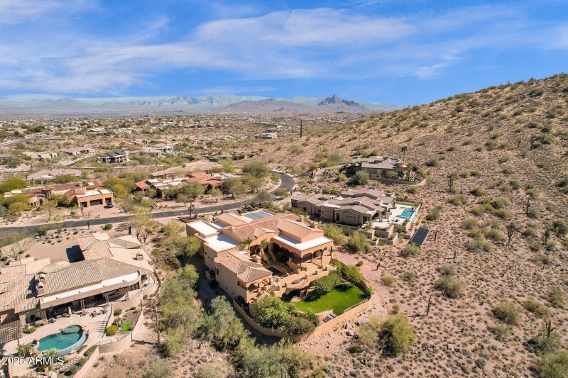 95-web-or-mls-14675-e-paradise-dr