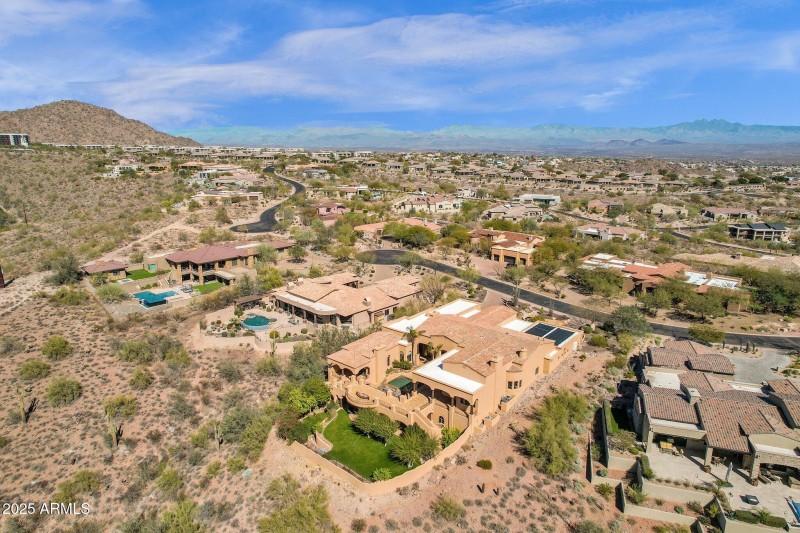 97-web-or-mls-14675-e-paradise-dr