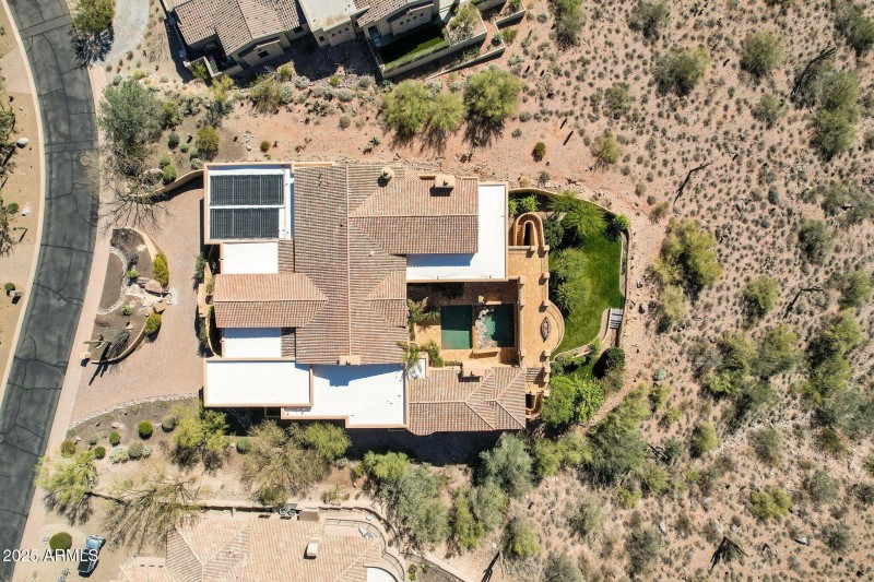 103-web-or-mls-14675-e-paradise-dr