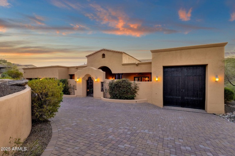 4-web-or-mls-14675-e-paradise-dr