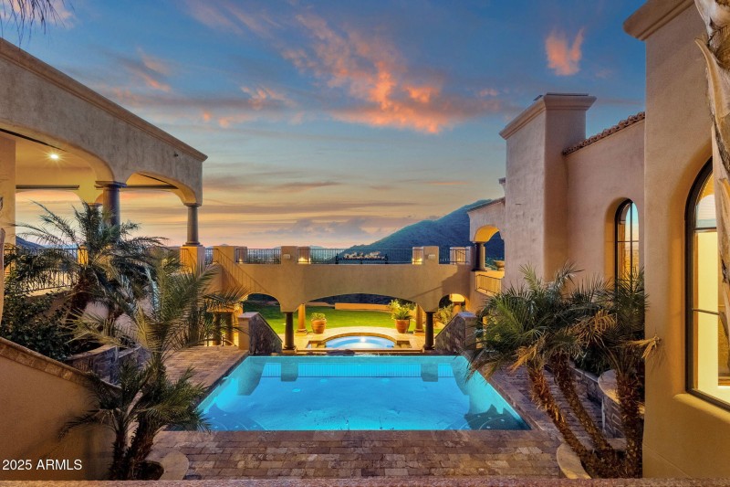 12-web-or-mls-14675-e-paradise-dr