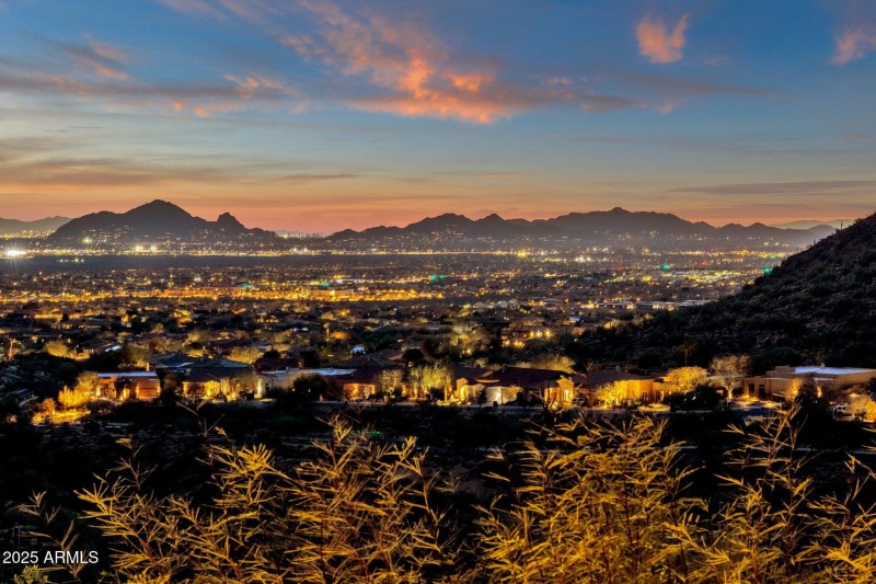 14-web-or-mls-14675-e-paradise-dr