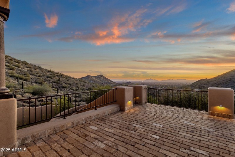 31-web-or-mls-14675-e-paradise-dr