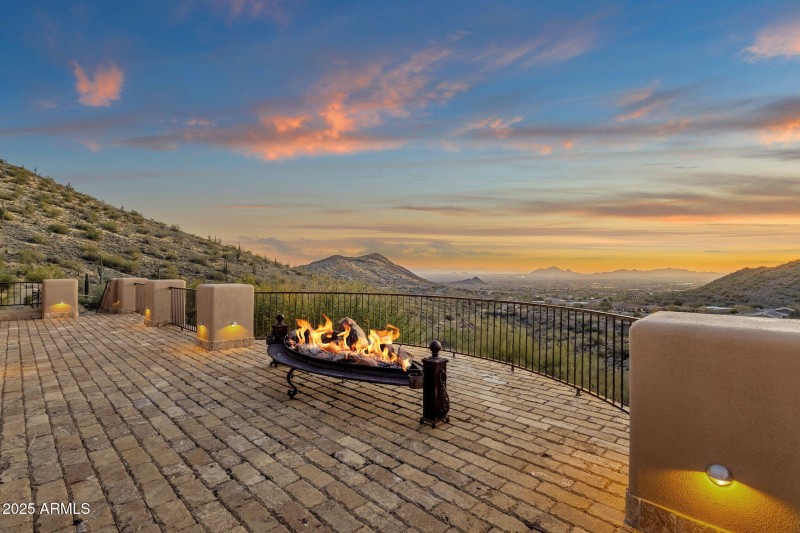 32-web-or-mls-14675-e-paradise-dr