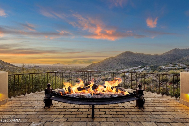 34-web-or-mls-14675-e-paradise-dr