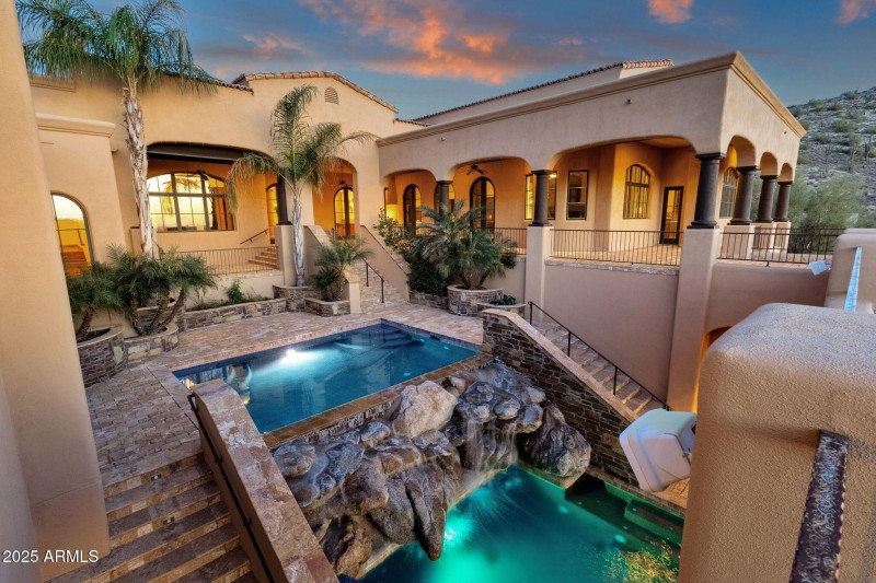 37-web-or-mls-14675-e-paradise-dr