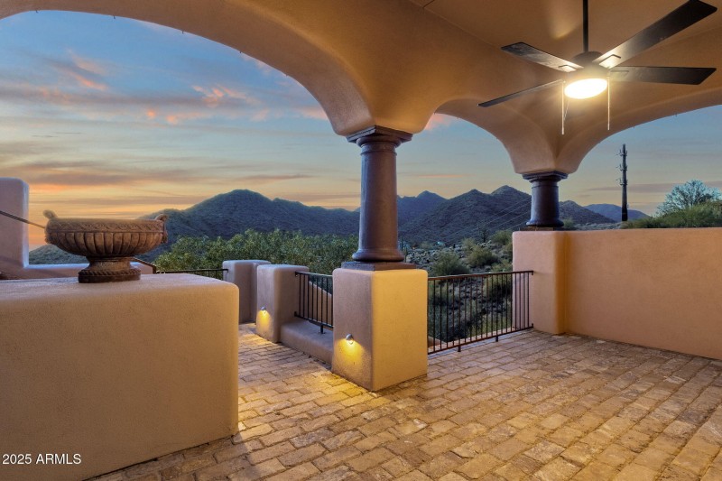 39-web-or-mls-14675-e-paradise-dr