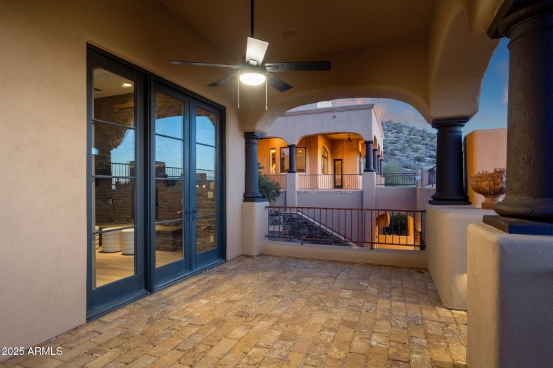 40-web-or-mls-14675-e-paradise-dr