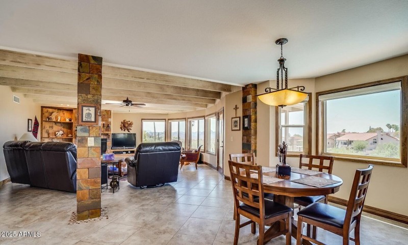 Spacious Greatroom & Dining