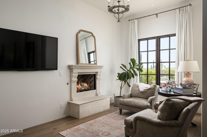 Primary suite sitting area