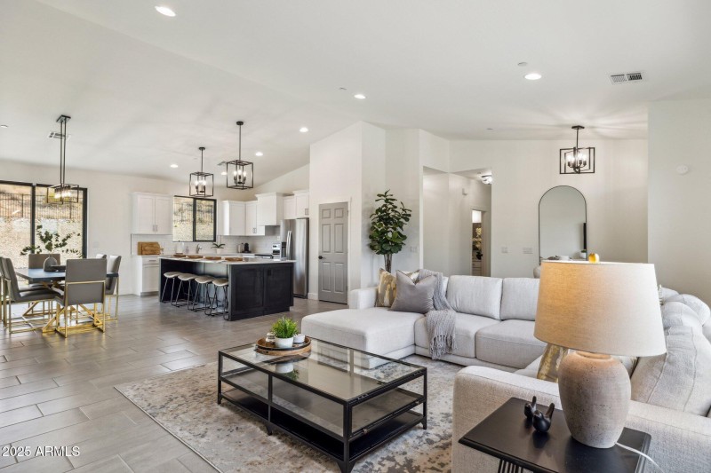 7-web-or-mls-16710-e-trevino-dr