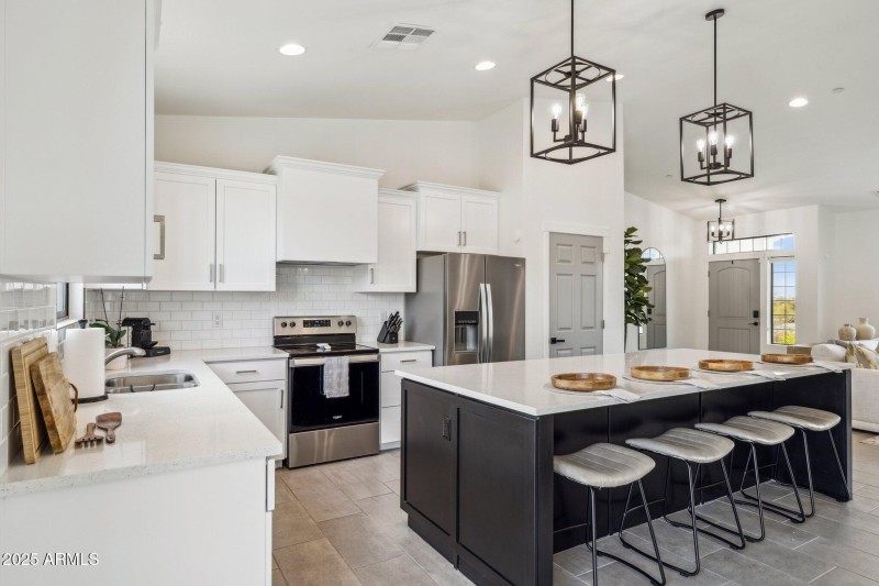 10-web-or-mls-16710-e-trevino-dr