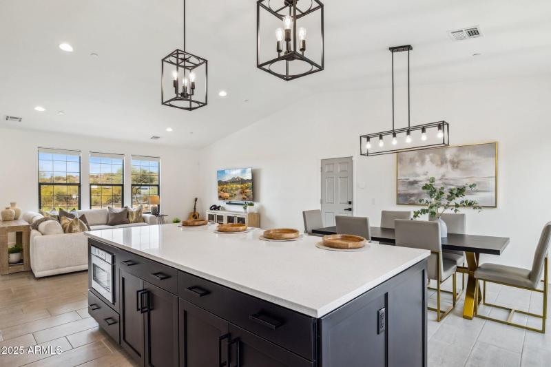 11-web-or-mls-16710-e-trevino-dr