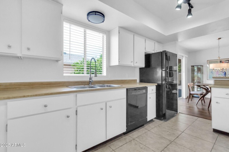 6447 S Snead DR, Sun Lakes