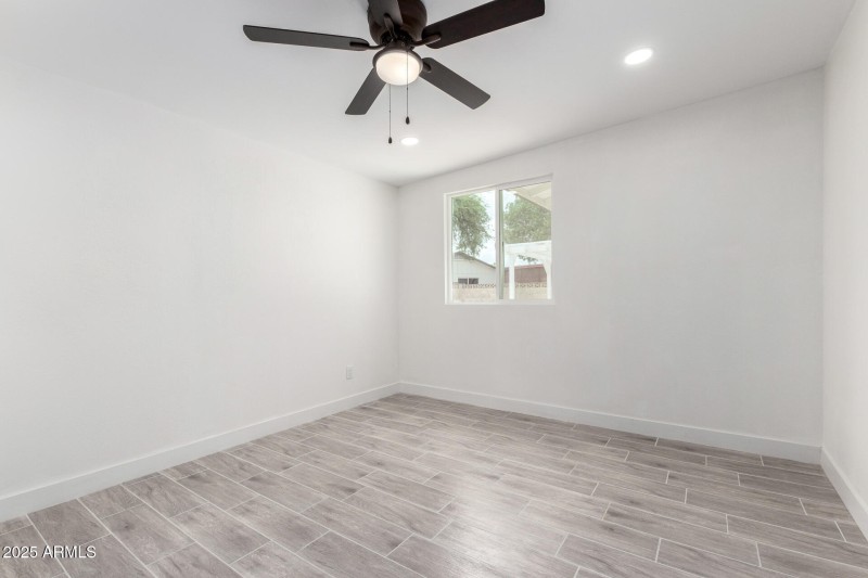 Main house guest bedroom