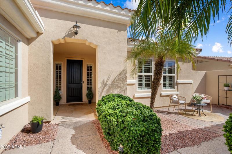 07-Courtyard 23225 N Hank Raymond Dr