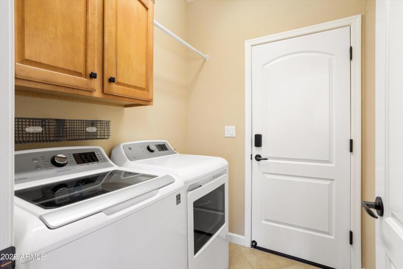 29-Laundry 23225 N Hank Raymond Dr