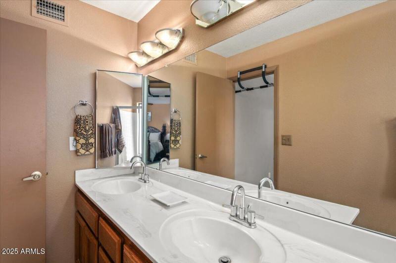 23-Primary Bath ~ Vanities